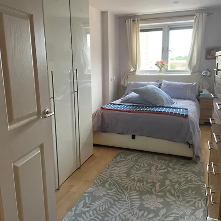 Fulham 2 Double Bedrooms, 4 People Flat London