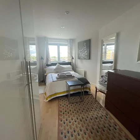 Fulham 2 Double Bedrooms, 4 People Flat Apartment London