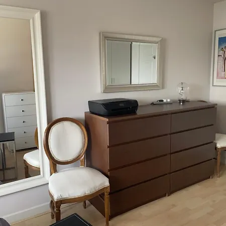 Fulham 2 Double Bedrooms, 4 People Flat Apartment *