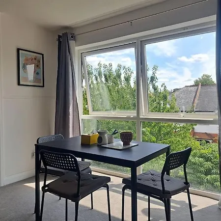 1 Bedroom Flat With Allocated Parking