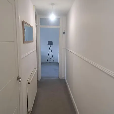 1 Bedroom Flat With Allocated Parking Barnet