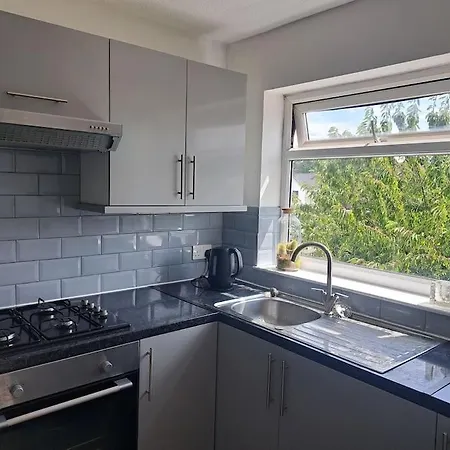 1 Bedroom Flat With Allocated Parking *