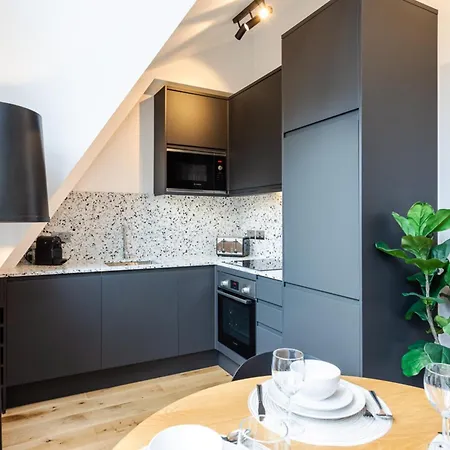 Apartment Coleherne Road X