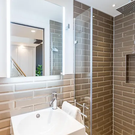 Coleherne Road X Apartment London