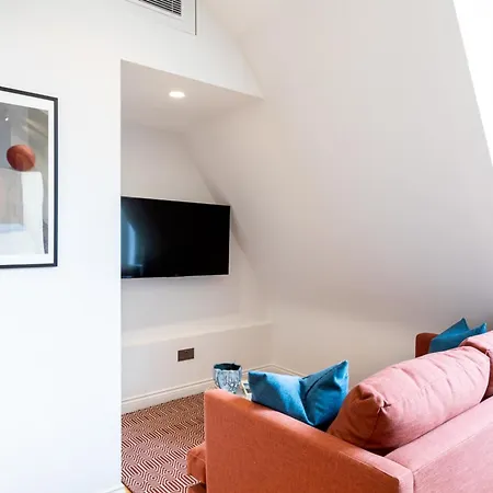 Apartment Coleherne Road X *
