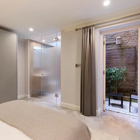 The Bayswater Retreat - Adorable 3bdr Flat With Balcony London
