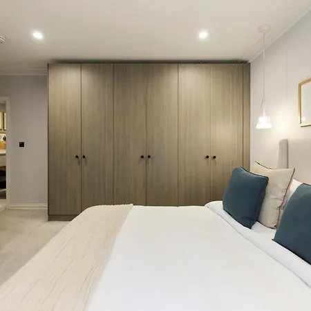 The Bayswater Retreat - Adorable 3bdr Flat With Balcony Apartment