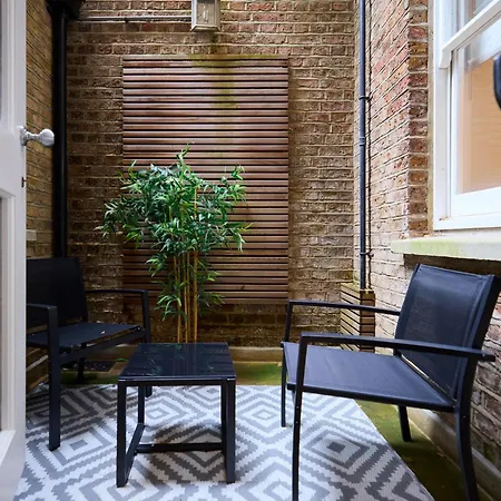 The Bayswater Retreat - Adorable 3bdr Flat With Balcony Apartment