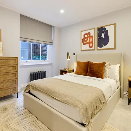 The Bayswater Retreat - Adorable 3bdr Flat With Balcony *