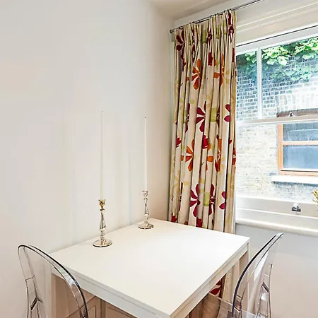 Apartment Parsons Modern One Bedroom Flat