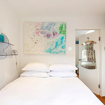 Apartment Parsons Modern One Bedroom Flat London