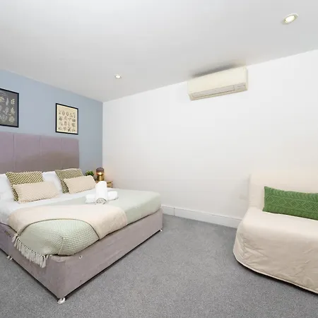 Modern 3 Bed 2 Bath Hyde Park Lägenhet *