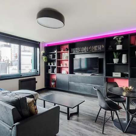The Influencer - Soho - By Frankie Says Apartamento