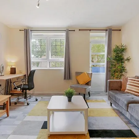 The Serene 2-bedroom Flat W Free Street Parking * Sutton (Greater London)