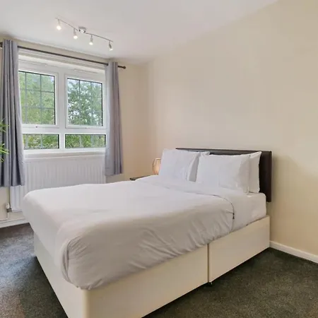 The Serene 2-bedroom Flat W Free Street Parking
