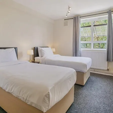 The Serene 2-bedroom Flat W Free Street Parking Aparthotel