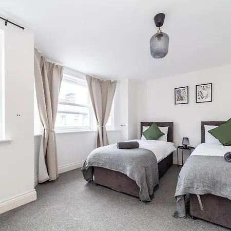 Arte Stays: Spacious Garden House In Stratford With Free Parking * London