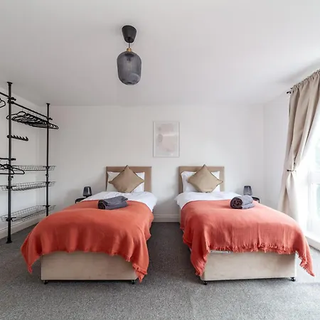 Holiday home Arte Stays: Spacious Garden House In Stratford With Free Parking London