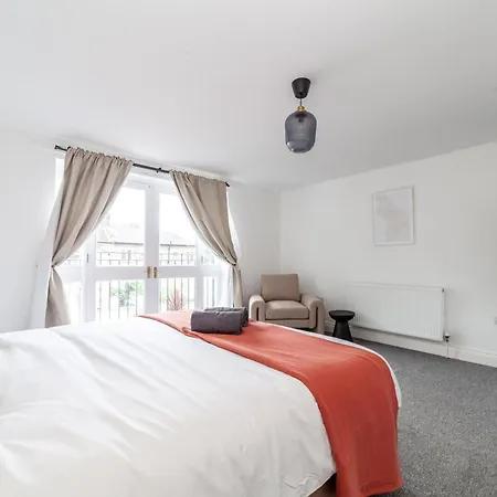Arte Stays: Spacious Garden House In Stratford With Free Parking *