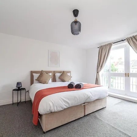 Holiday home Arte Stays: Spacious Garden House In Stratford With Free Parking London