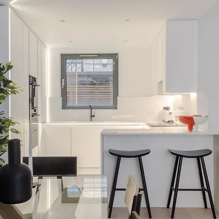 Blue Jeans White Shirt - Fitzrovia - By Frankie Says Apartment London