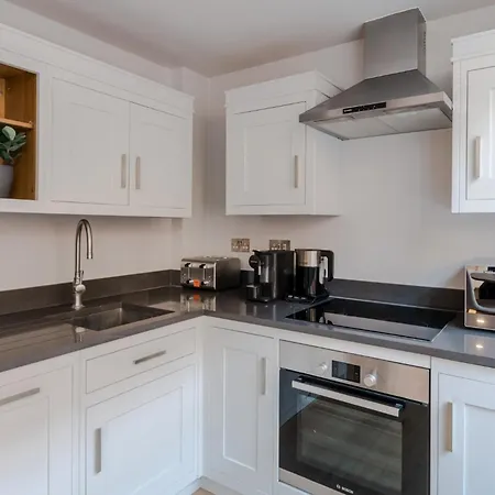 Sweet Dreams - Farringdon - By Frankie Says Apartment