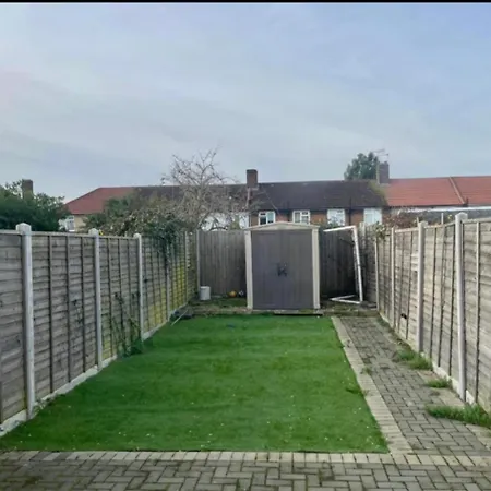 Holiday home Uppamost London Luxury 2 Dagenham