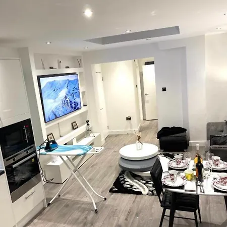 Uppamost London Luxury 2 *