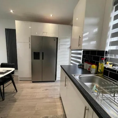 Holiday home Uppamost London Luxury 2 Dagenham