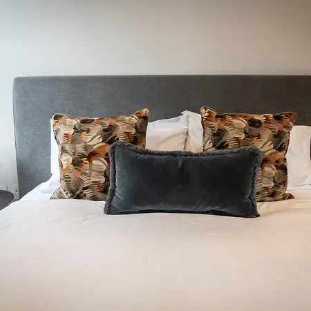 Apartment Modern 2 Bed Charlotte Street On 3rd Floor