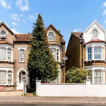 - Sleeps 2 Apartment *