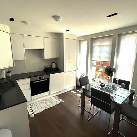 Luxurious 2 Beds Flat In Mayfair On Oxford Street *