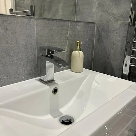 Apartment Stylish - Stratford Near Abba Voyage, O2 Greenwich, Stadium And Westfield Shopping Centre London