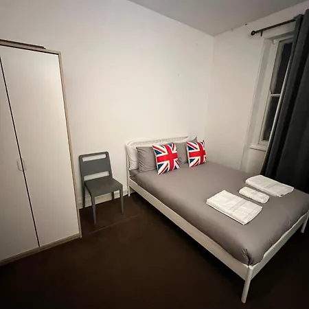 Islington Budget Guest house *