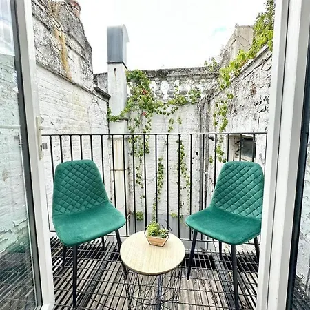 Beautiful Two Bedroom Queensway Apartment London