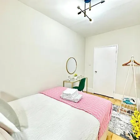 Apartment Beautiful Two Bedroom Queensway *