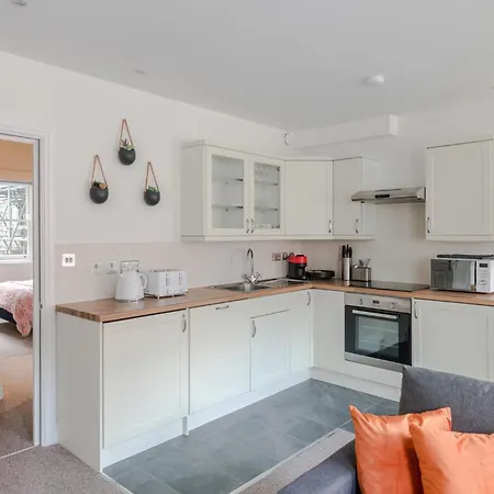 The Sensual Breeze - Fitzrovia Apartment London