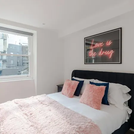 The Sensual Breeze - Fitzrovia Apartment *
