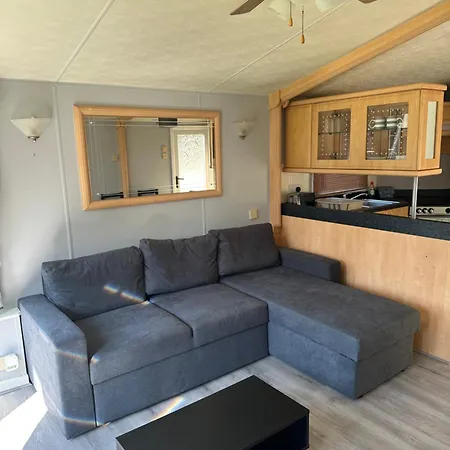 Modernised 3 Bedrooms Mobile *