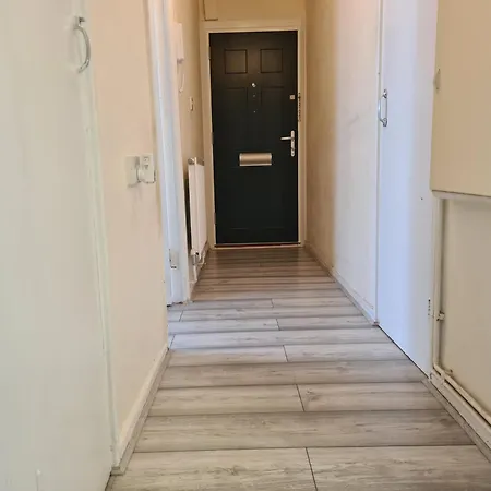 Apartment Cosy In Waynflete Square London