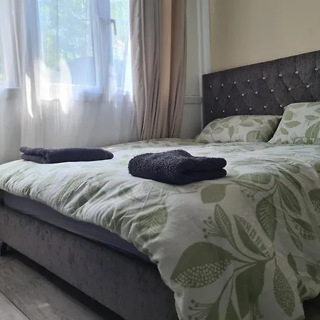 Apartment Cosy In Waynflete Square London