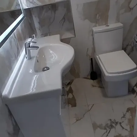 Homestay Massive Double In Manor House Zone 2 London