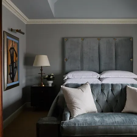Egerton House 5*