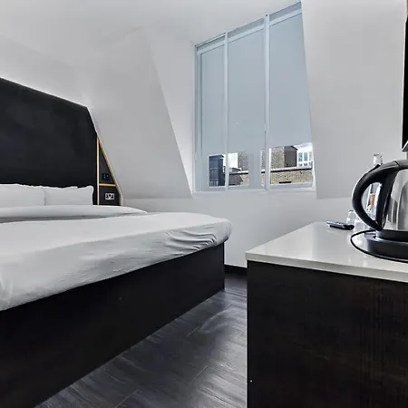 The Z Holborn 3*