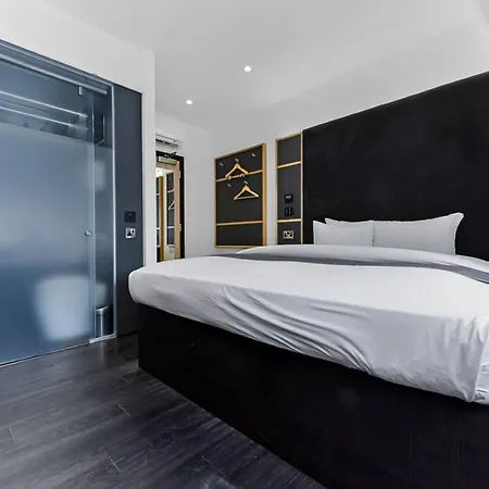 The Z Holborn Hotel London