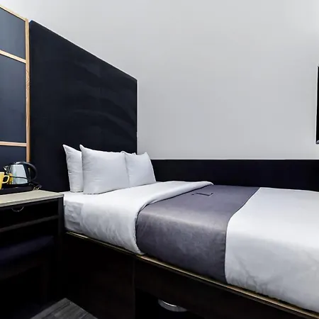 The Z Holborn 3*