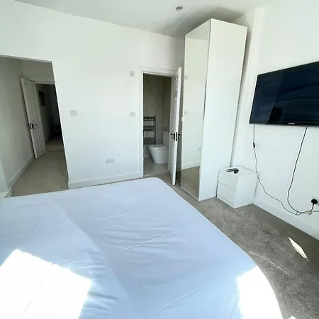 Comfortable Bay Window Stone Private Bathroom Homestay *