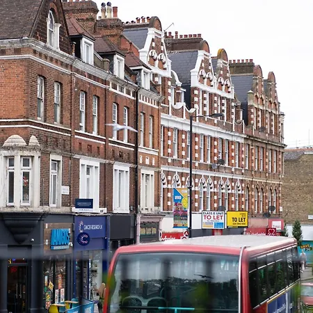 Fulham Luxury Close To Underground Newly Refurbished Hr