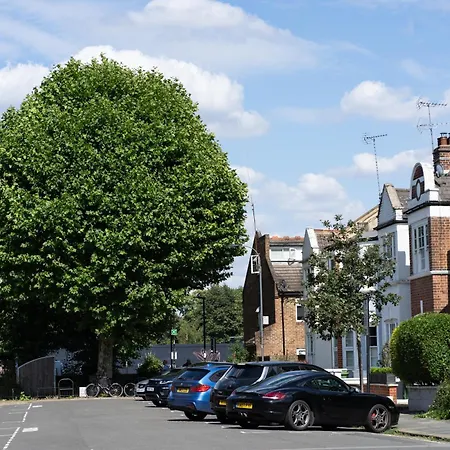 Fulham Luxury Close To Underground Newly Refurbished Hr Apartment *