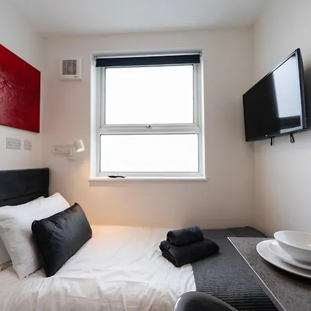 Fulham Luxury Close To Underground Newly Refurbished Hr Apartment London